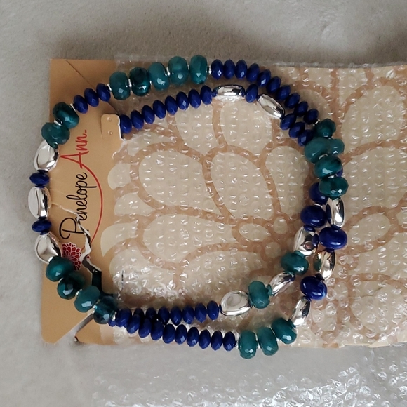 21" drop, fascinating Navy and Jade color beaded Necklace, trendy, rounded beads - Picture 4 of 8